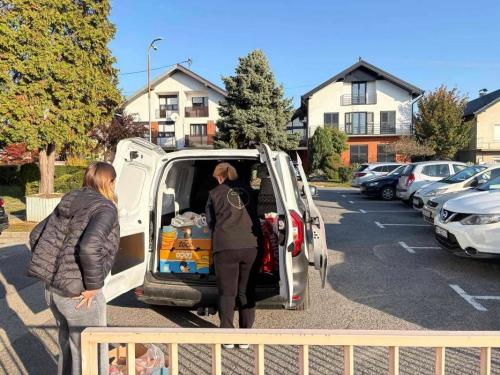 Dani kruha u znaku zajedništva i dobrote Osnovnoškolci razveselili korisnike Socke